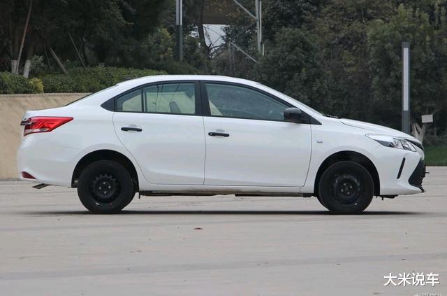 『丰田威驰』丰田成功了！“销量王”终于又大促销了，比捷达好太多，5.88万