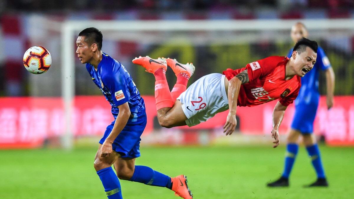 郜林|郜林离开恒大皆拜一人所赐，多次在中超暴力犯规，如今已无球可踢