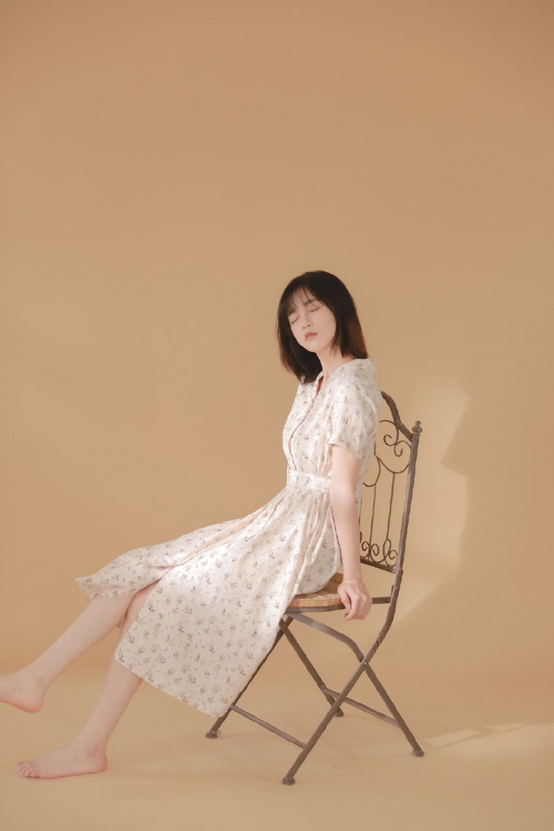 短发|气质淡雅高冷的短发美女