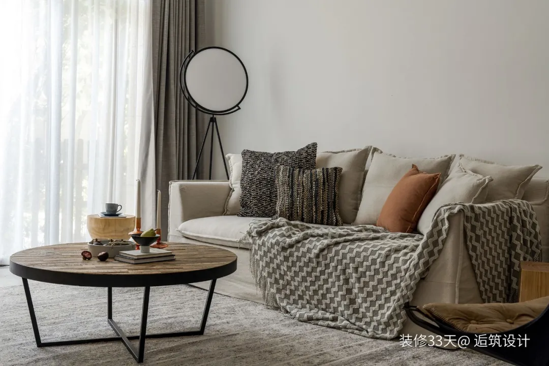 []装修设计：纯实木配水磨石，清新质朴度假民宿