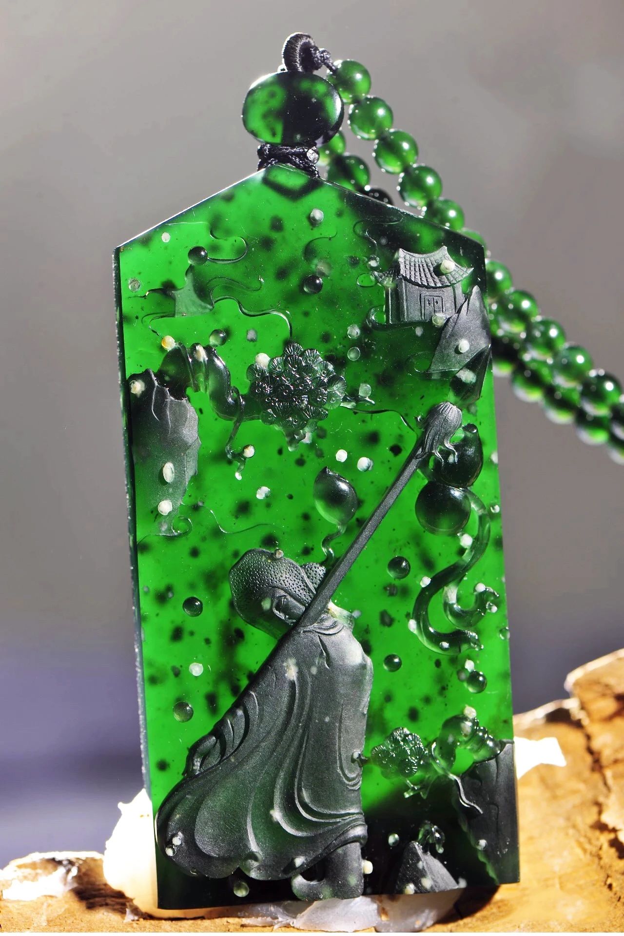 翡翠|花中有“四君子”，翡翠中有“四黑”，你分别知道是什么吗？