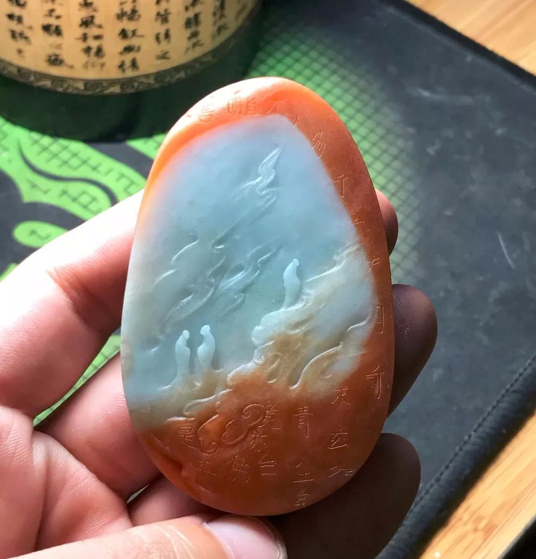 「」千元捡漏的大马坎原石，拿去给雕刻师设计一番后笑得合不拢嘴了！