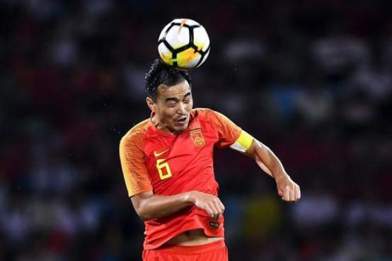 [冯潇霆]扶不起的队友？冯潇霆1个动作暴露内心失望，申花终究不是恒大