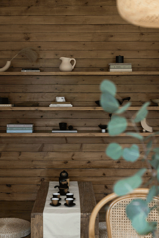 []装修设计：纯实木配水磨石，清新质朴度假民宿