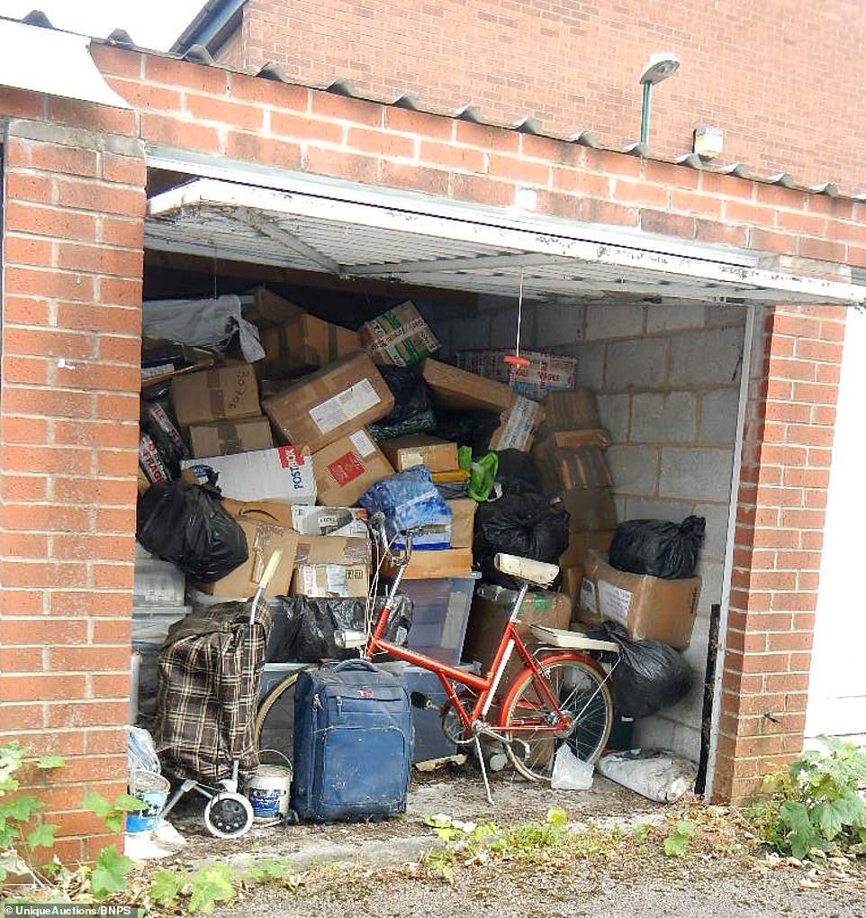 英国英鸟|英囤积者家中堆满6万件物品，大部分为未拆快递，自己被迫住旅馆