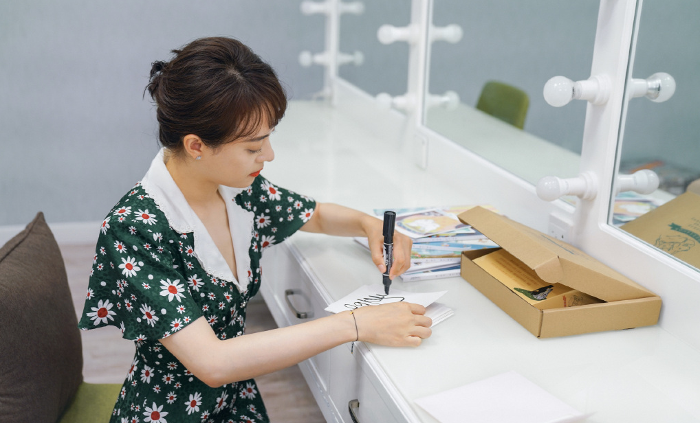 孙俪|难怪邓超一直不让孙俪留长发，看清她的长发造型后，全网都懵了！