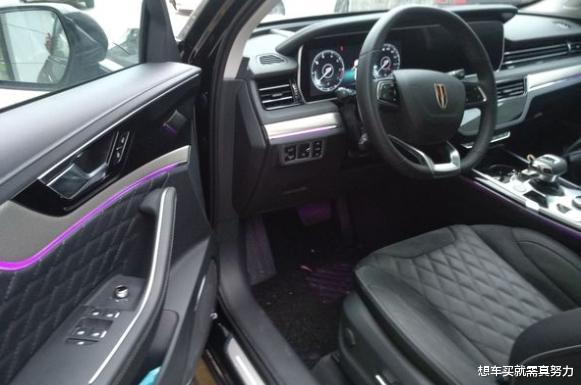 大众途观■开23万元的红旗HS5回家乡，一些朋友看到车后非要揭开发动机护板