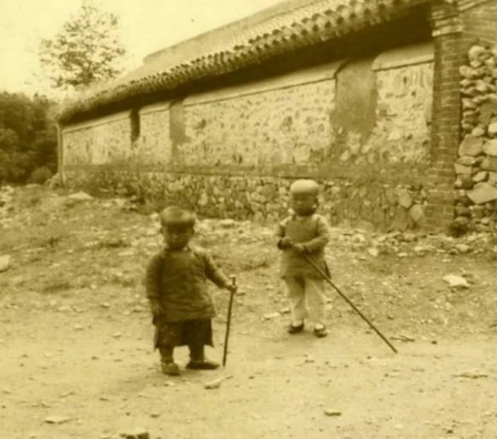 女孩|113年前，一位摄影师在上海拍下的老照片，竟是无数女孩的噩梦