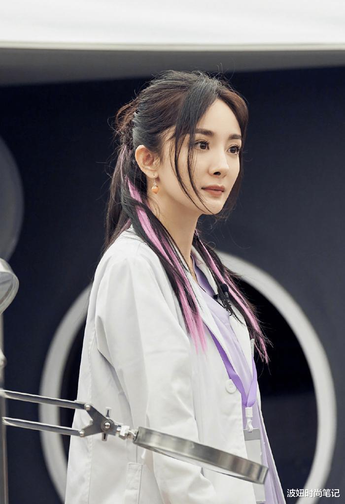 发型|女生扎马尾时，尽量别犯这4个错误！显土又老气，颜值再高也白搭