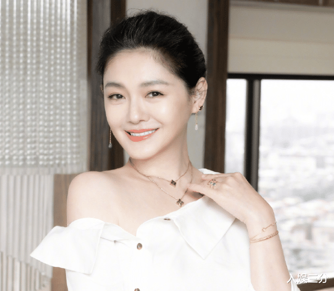 大S|大S生图曝光，身穿宽松长裙气质佳，成功减肥后却瘦出法令纹？