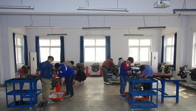 「软件工程」这3个大学专业就业前景好，未来工资很高，容易实现“逆袭”！