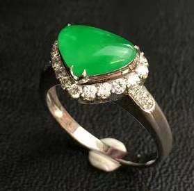 ▲翡翠水滴寓意坚持不懈