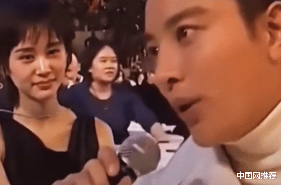 贾乃亮|一个眼神引发的猜测，王子文回应对贾乃亮余情未了“想多了”