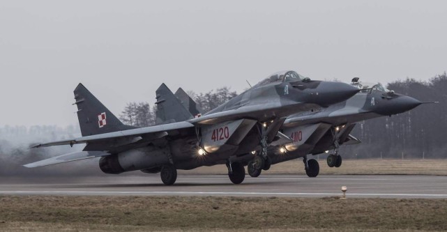 俄羅斯官方立場被打臉？俄軍戰機被擊落於利比亞，飛行員成功跳傘-圖3