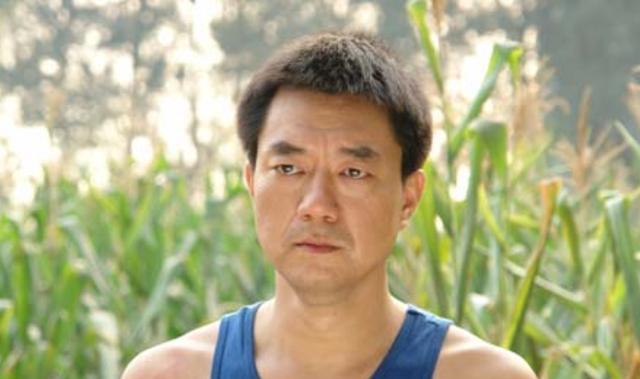 尹启相|1998年，30岁“大棍子”董勇，只剩下10元钱，靠“香妃”养一个月