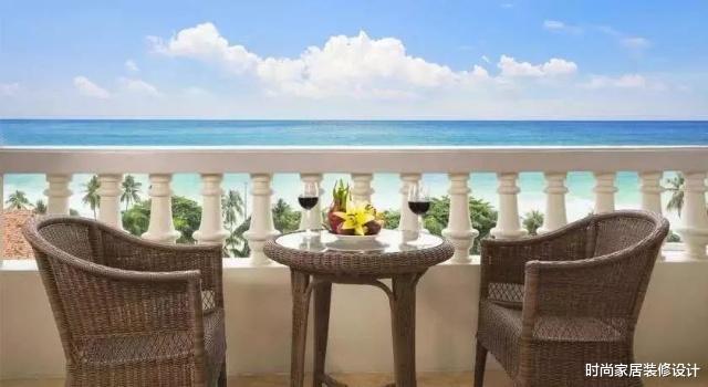 【购房置业】买房就要买顶楼，空气好又不会吵，还能多出一个这么漂亮的露台！