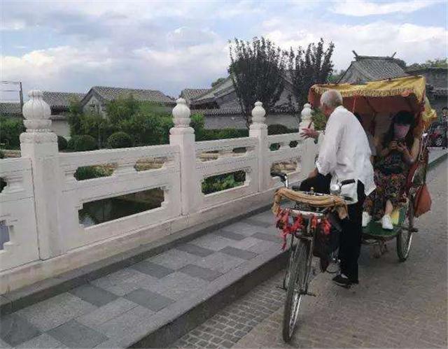 臆说古史|爱新觉罗安林：在北京蹬了38年三轮车，一小时收费150块不议价