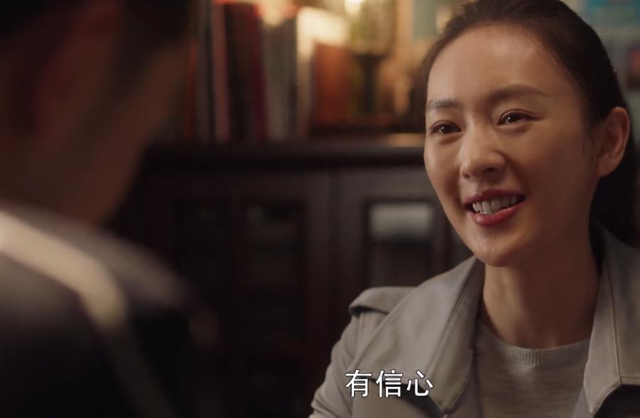 三十而已|《三十而已》许幻山忙着“放炮”，顾佳良缘悄悄上线，两点太合适