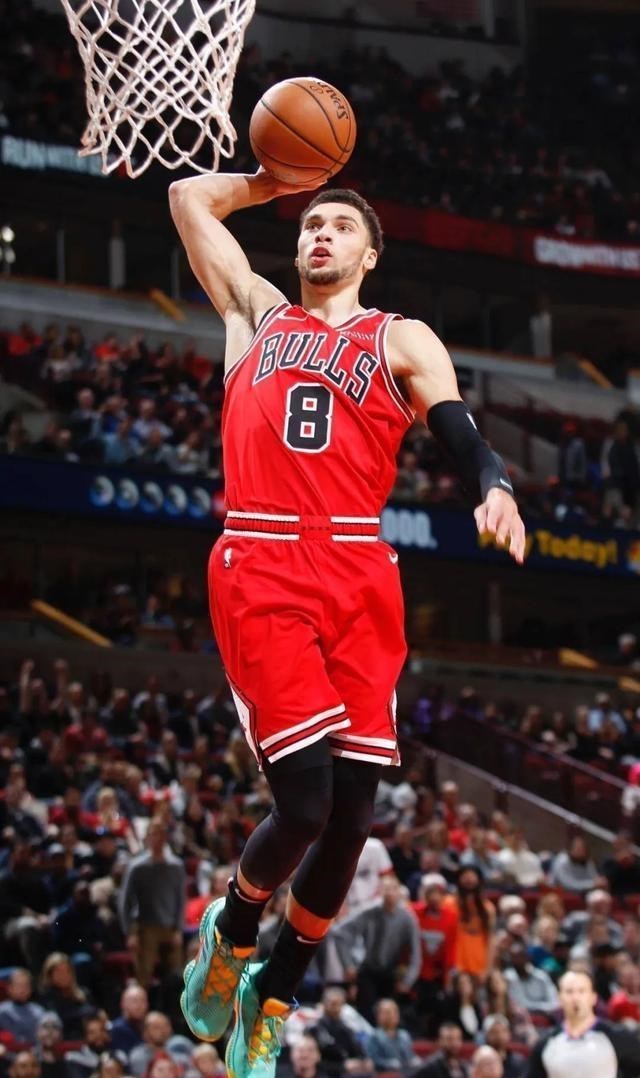 [安踏]扣篮王加盟！安踏为签约拉文而准备球鞋！但是这鞋也太拉垮了吧！