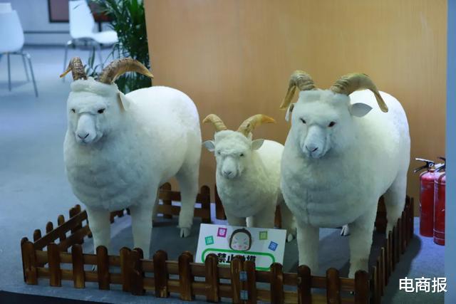 芯片|这个羊毛党鼻祖要薅不动了：靠电商平台不如靠自己！