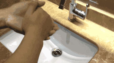 「」大妈每天洗手20次，疯长“倒刺”，一拔就出血