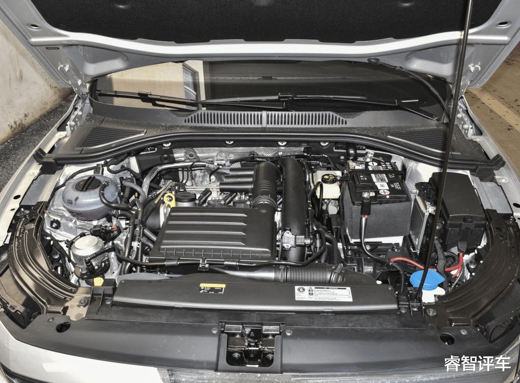 大众朗逸|大众朗逸：我太难了，德系轿跑仅售7.3万，车友：轩逸买早了