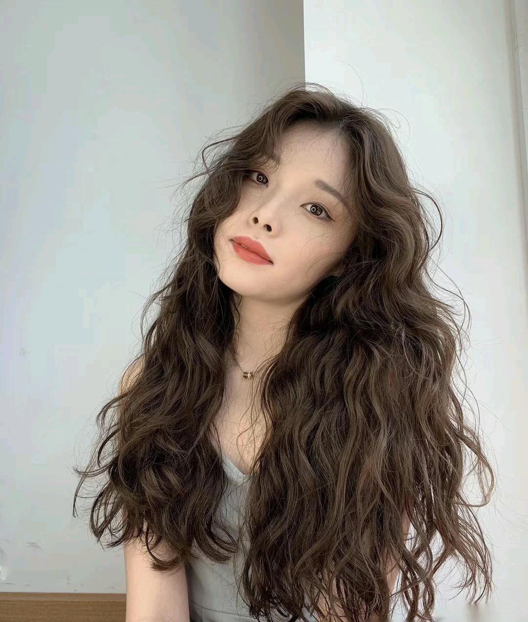 发型|显脸小“发型”排行：初恋头首位，波波头也不错，波浪卷瘦脸气质