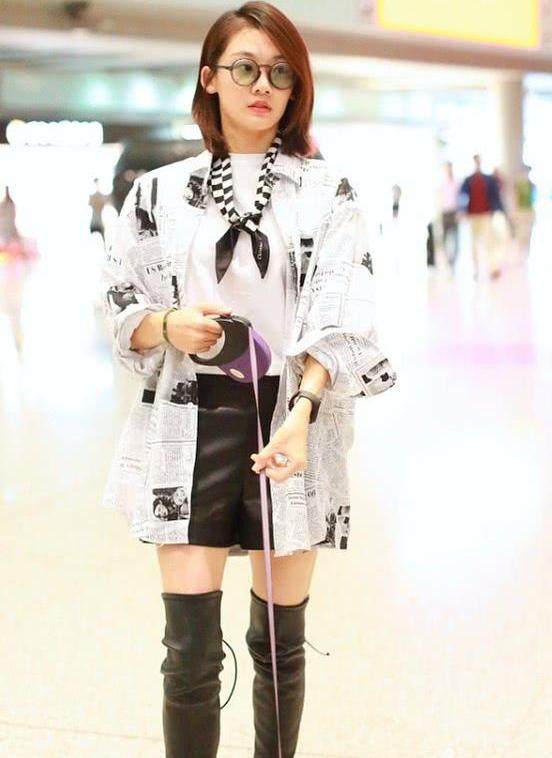 『苗苗』郑恺为何选择与苗苗结婚？看她的机场照，颜值高果然选对了人