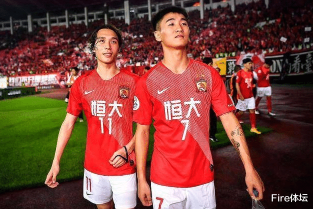 张玉宁：深度分析|风格完全不同的前锋张玉宁跟韦世豪，谁更代表国足未来