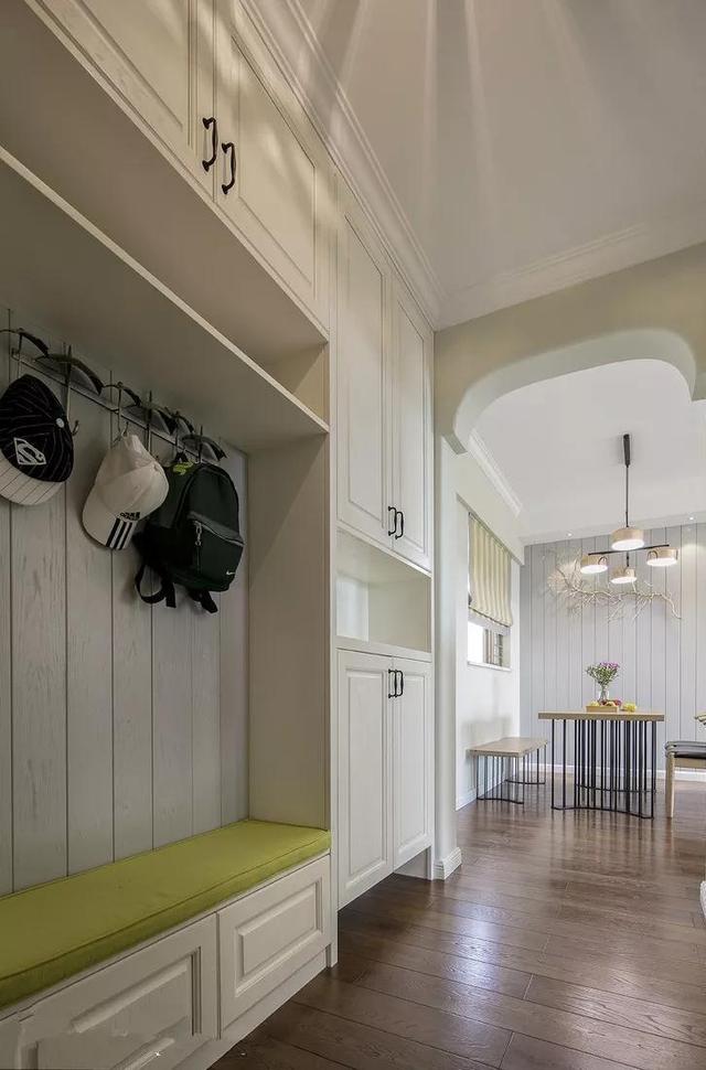 【】鞋柜这样设计，再也不用愁鞋子没地方放了