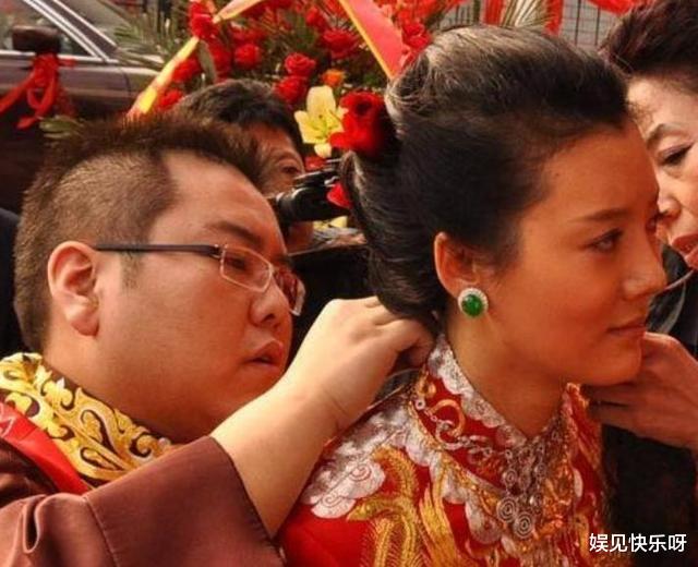 黄晓明|黄晓明白睡了她4年,分手时赔了一千多万,现今41岁依旧单身