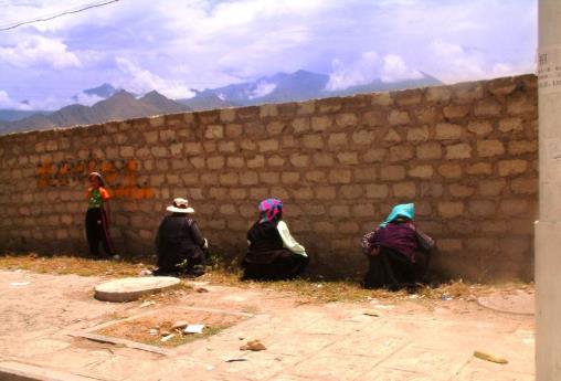 西藏旅游|女游客到西藏旅游，为何一定要穿裙子？导游：别怪没有提醒你