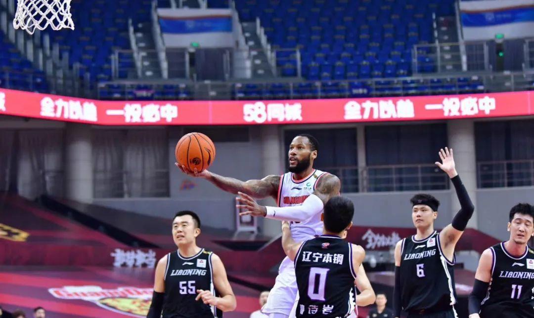 点球|28+37+39！FMVP没毛病，他打得越好，越暴露CBA问题！