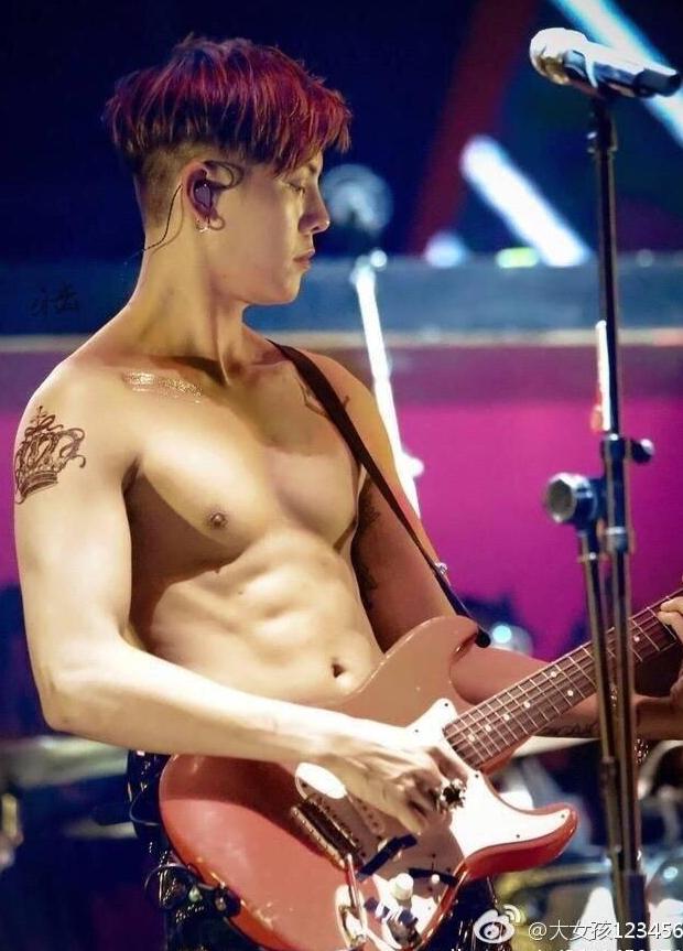 陈伟霆|陈伟霆，开挂减肥，2周瘦20斤，每天只吃一种食物，瘦身速度快