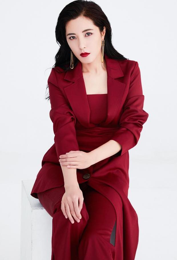 曾黎|她被称两百年一遇美女，3任男友都是影帝，出道20年却不温不火