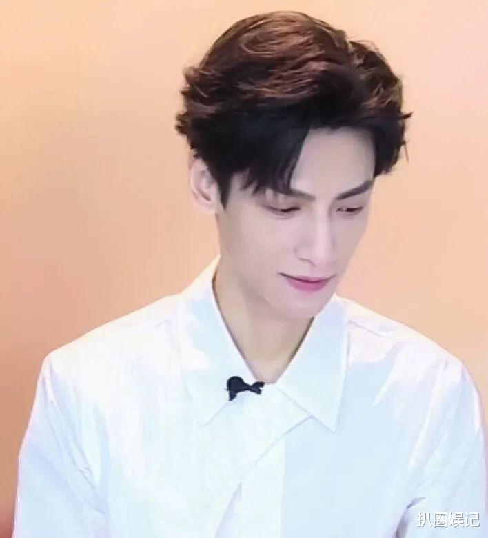 「袁姗姗」袁姗姗越混越差不无道理？她不光路人缘不好，在圈内的风评也很差！