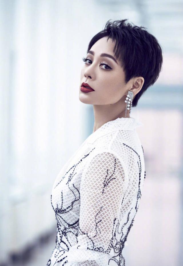 乘风破浪的姐姐▲看完《乘风破浪的姐姐》，才知道哪三种人值得深交，不包括黄圣依