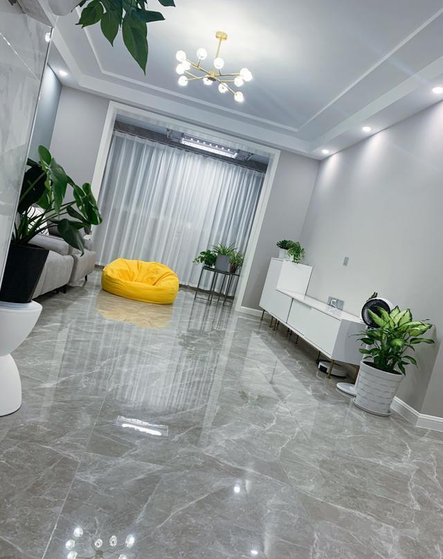 |简约装修的新房完工，硬装完工后真的让人太喜欢了，入户就被迷住