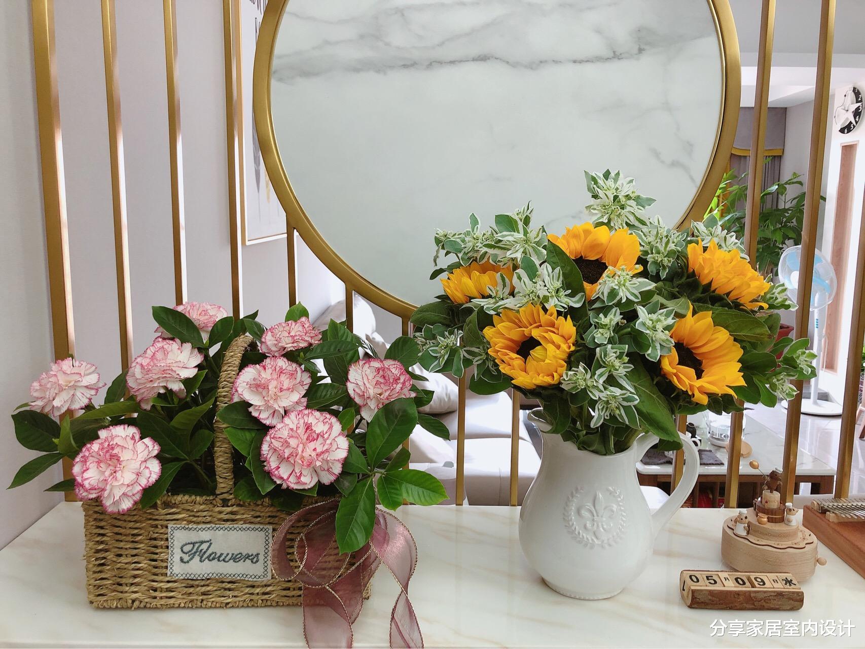 []朋友家刚乔迁的新房，不做电视墙也很漂亮，入户鞋柜非常实用！