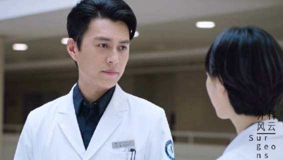 「蔡琳」“师奶杀手”靳东回归！新剧获双卫视力捧，蒋欣都说收视得靠他！