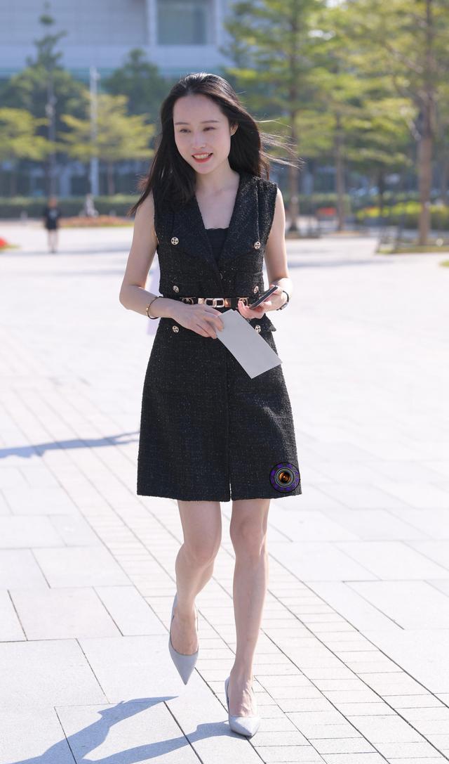 穿衣搭配|粗花呢连衣裙搭配尖头细跟鞋,职业女性这样穿,简约中透着小性感