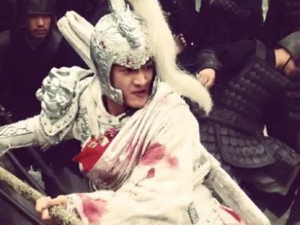 诸葛亮|诸葛亮临终前，阿斗问了一个问题，诸葛亮才发现他一直在“装傻”