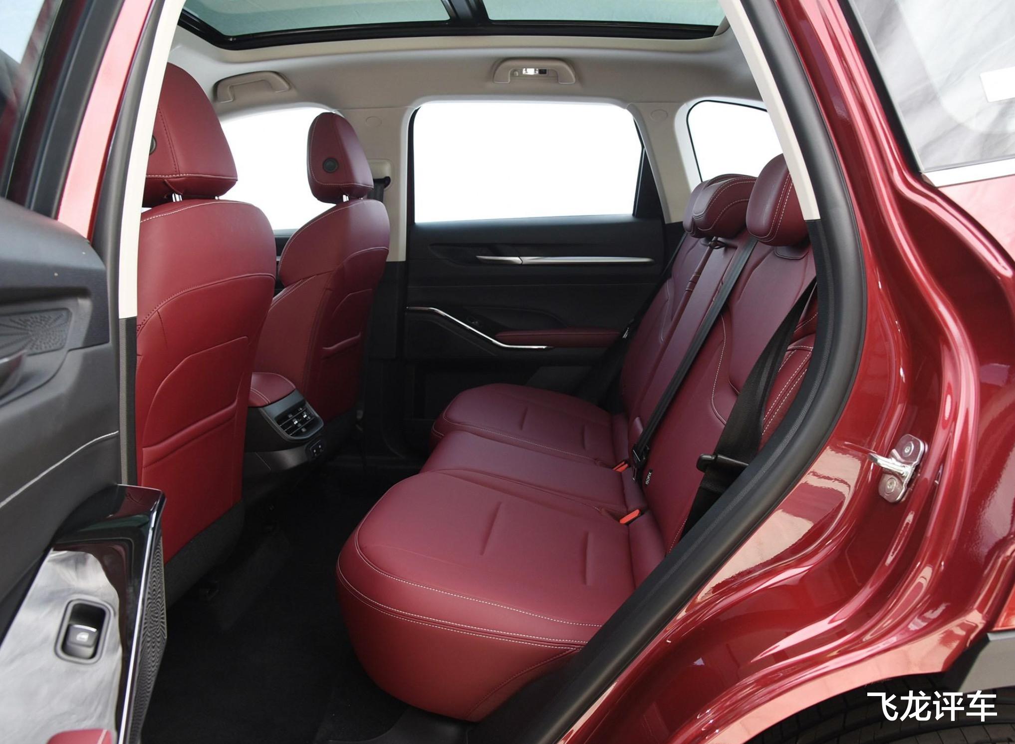 哈弗H6|国产“神车”换代，轴距2738mm+旋钮式换挡，油耗6.6L，12.2万起