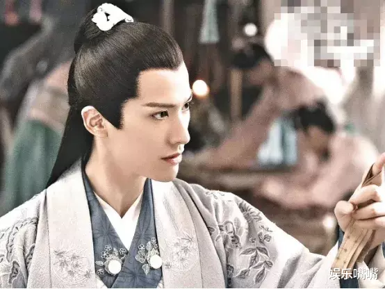 白梦妍|《招摇》之后，白鹿又一古装剧来袭，造型霸气又可爱，期待播出