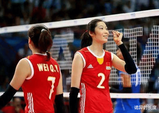 朱婷@朱婷也有尴尬的时候，打球用力太猛裤子扯了，直言：没脸见人了