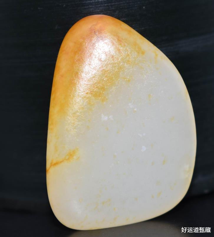 雕刻：和田玉原石更值得收藏，收藏品质好的原石，路更宽