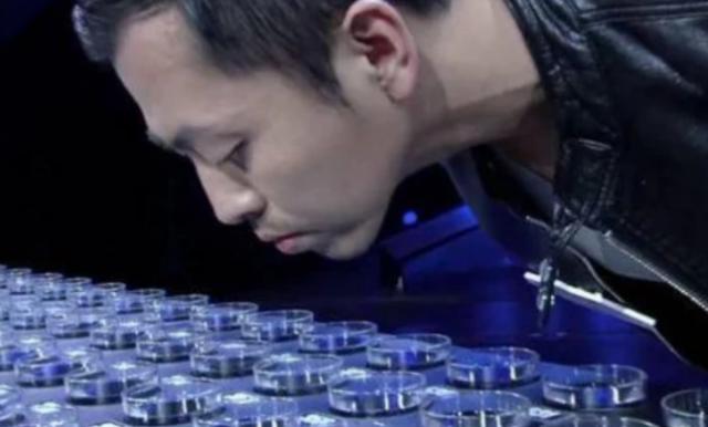 王昱珩@曾经《最强大脑》的水哥王昱珩，被警方邀请破案后，生活竟是这样