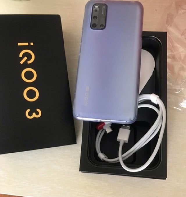 iqoo3@IQOO3价格大跳水,与自家兄弟IQOOneo3较劲,同是骁龙865!