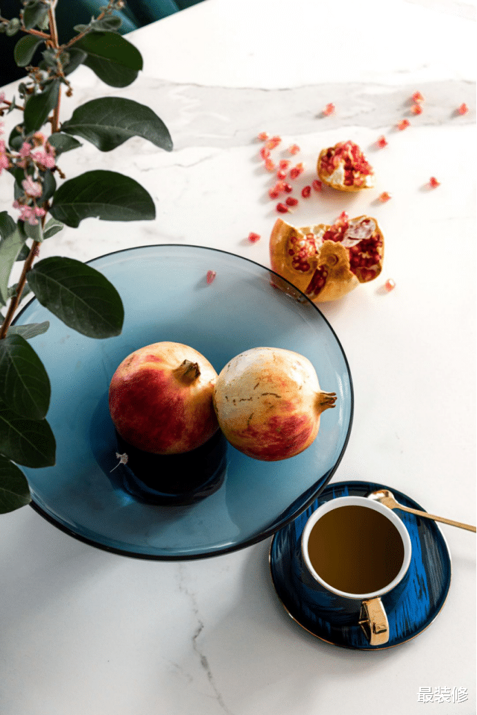 大户型|5层409平超大户型，白色为主的温雅美居，三层休闲区最为出彩