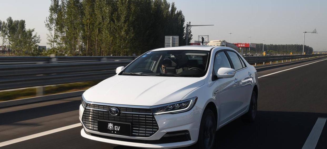 比亚迪▲比亚迪电动车更换电池需要多少钱？给你算笔账、一个政策，见分晓